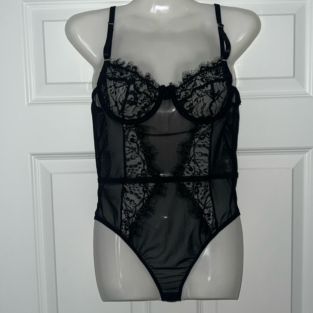 NWOT BLACK LACE BODYSUIT